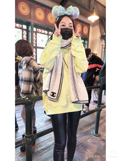 Lace knitted long scarf