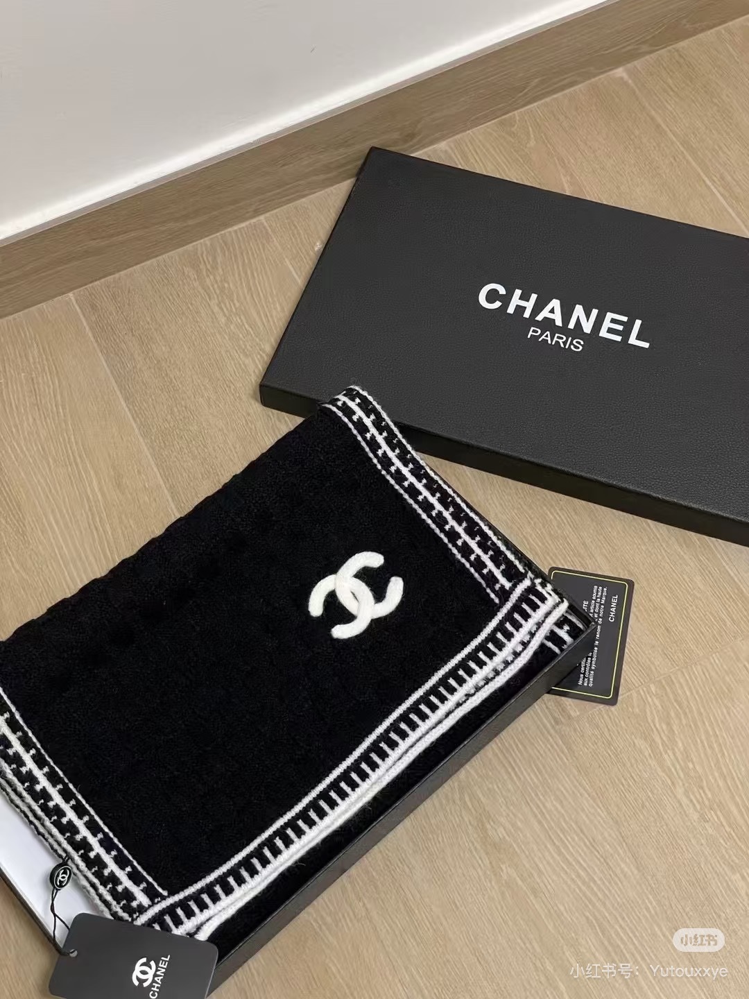 Lace knitted long scarf