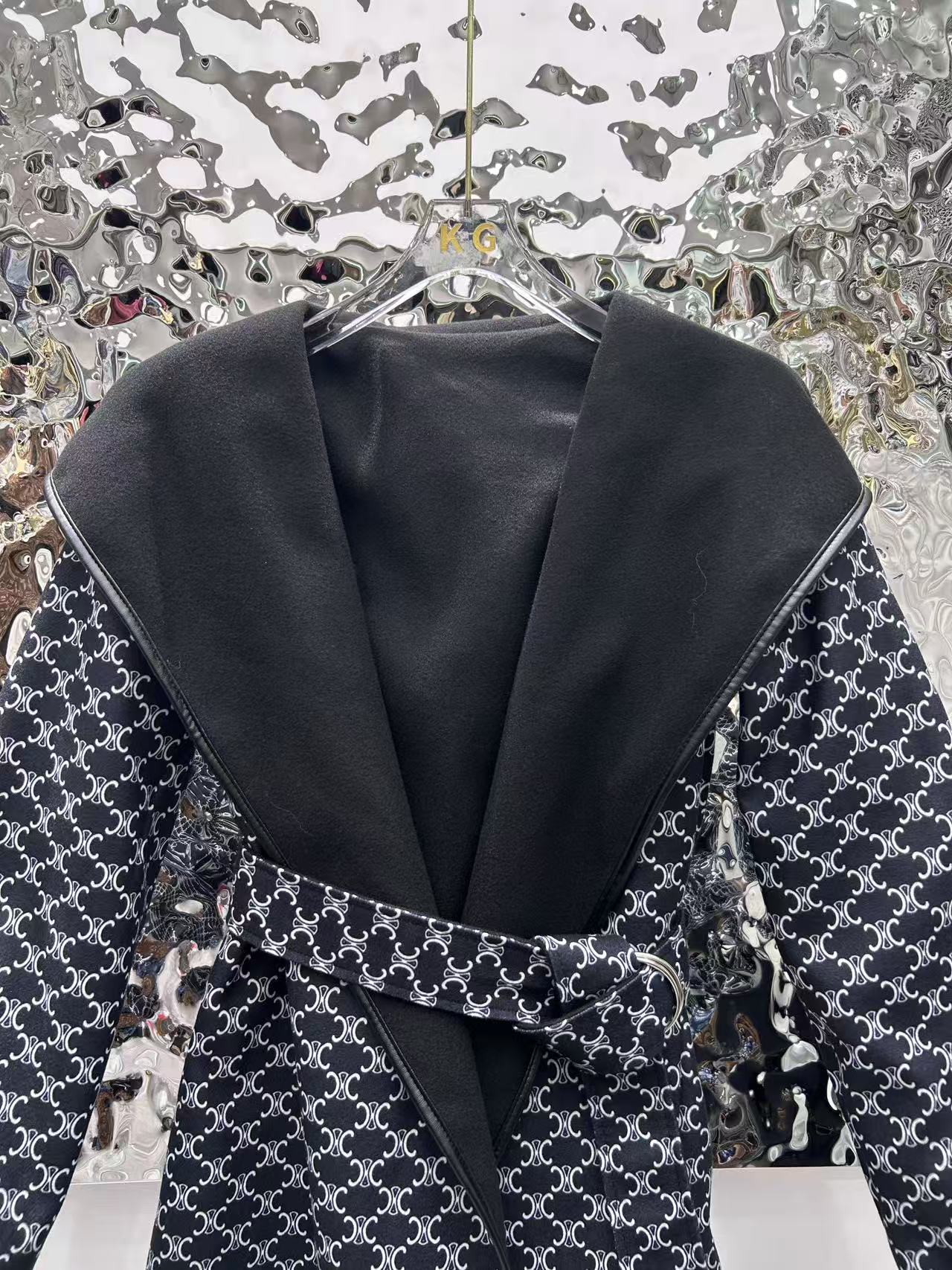 Double-faced cashmere coat