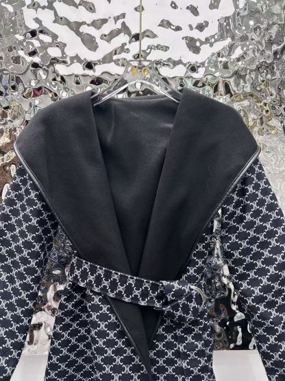 Double-faced cashmere coat