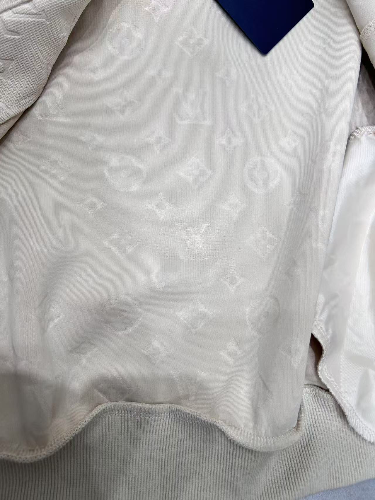 Jacquard fabric suit