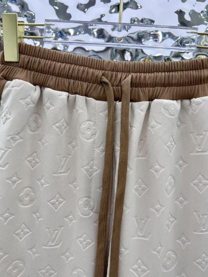 Jacquard fabric suit