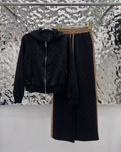 Jacquard fabric suit