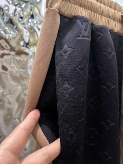 Jacquard fabric suit