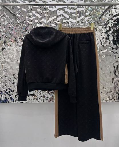 Jacquard fabric suit