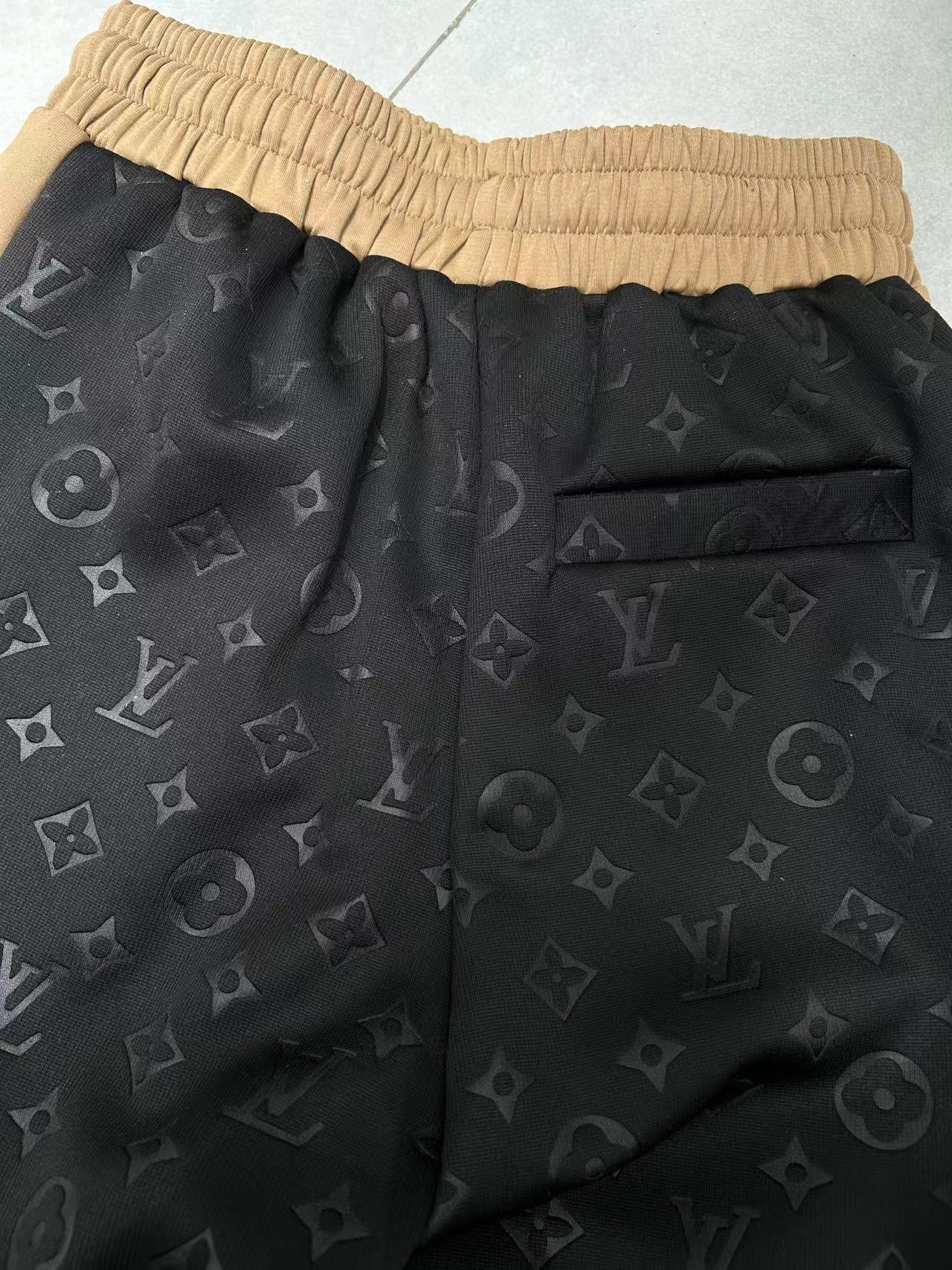 Jacquard fabric suit