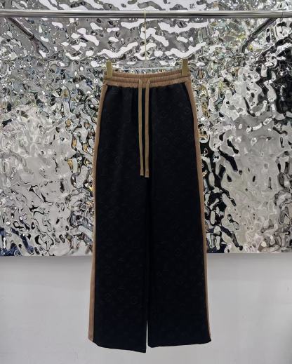 Jacquard fabric suit