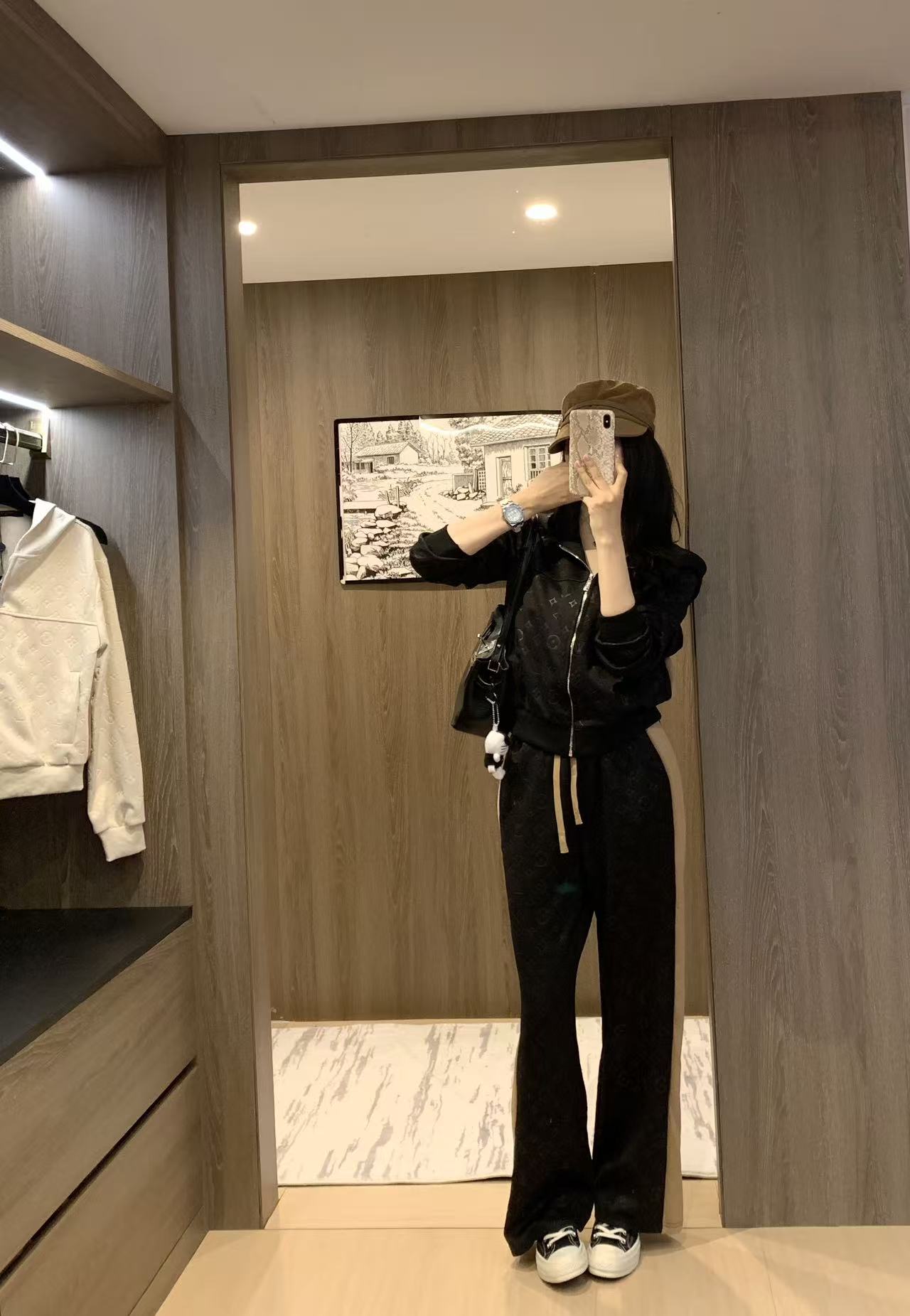 Jacquard fabric suit