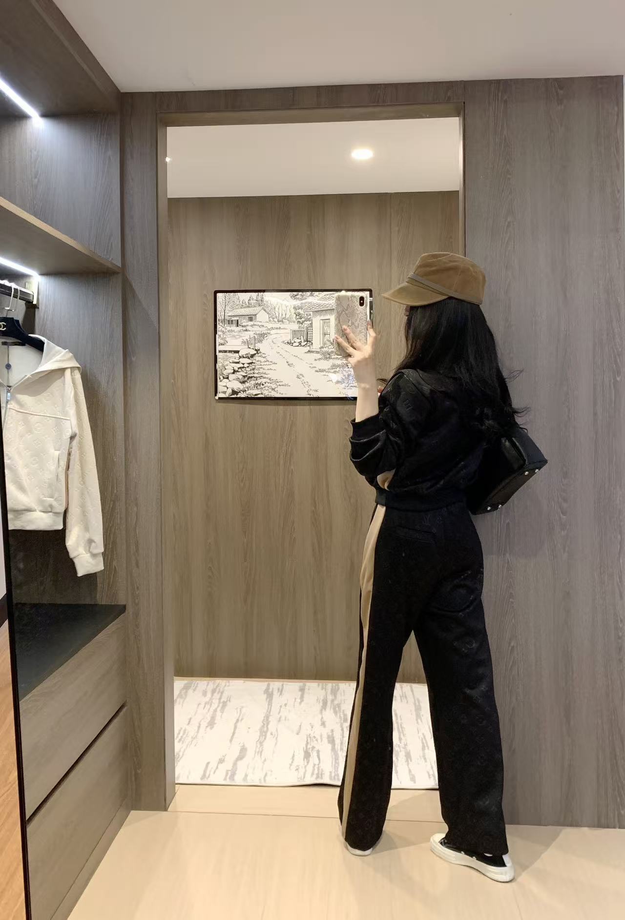 Jacquard fabric suit