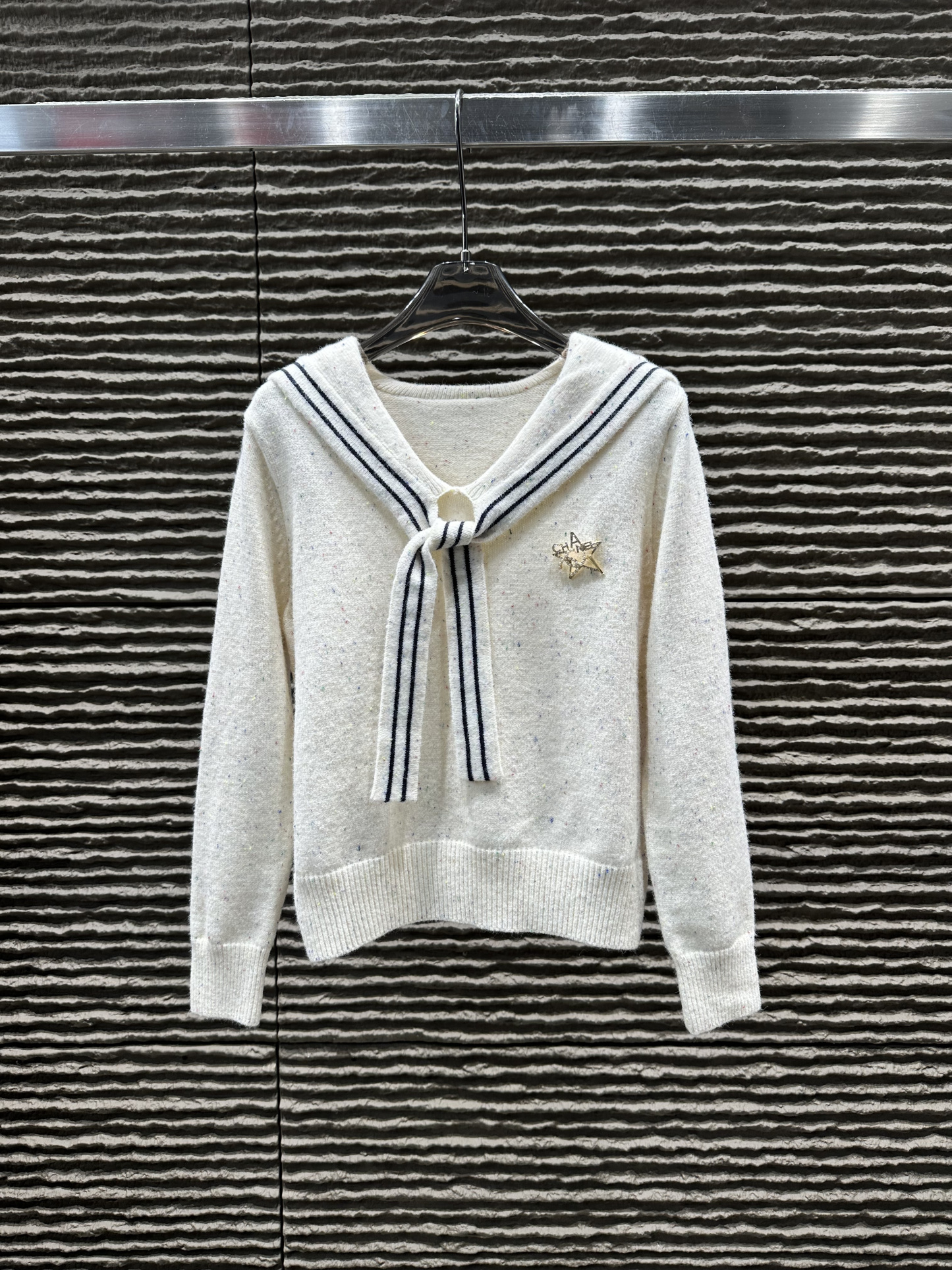 Knitted long-sleeved sweater