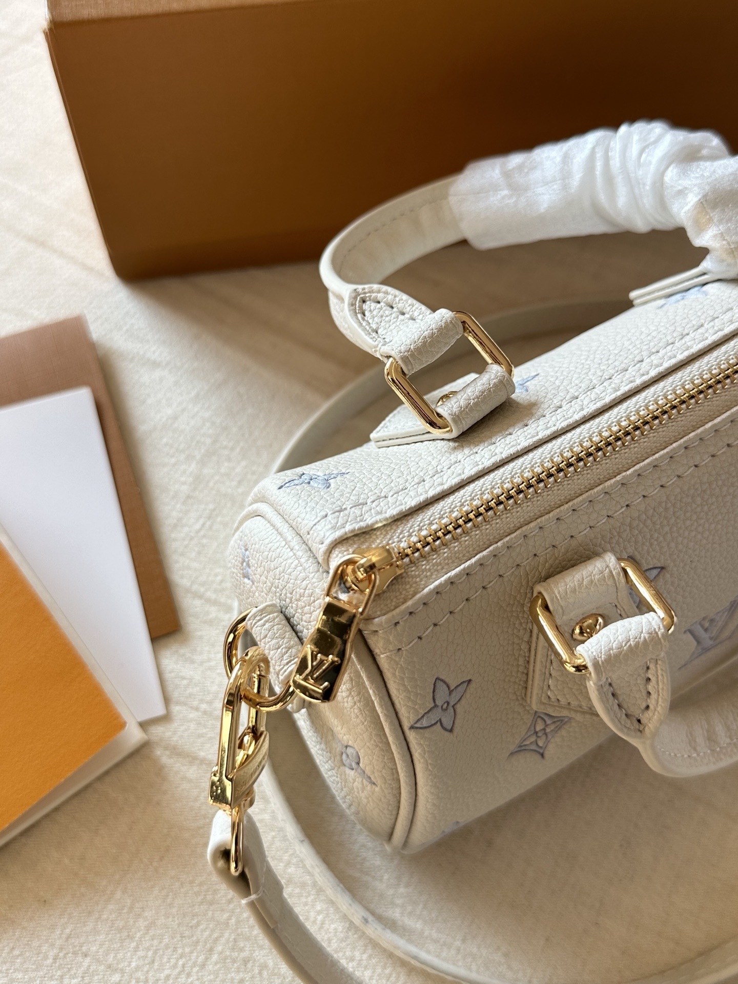 Blue and white pillowcase 16*10cm