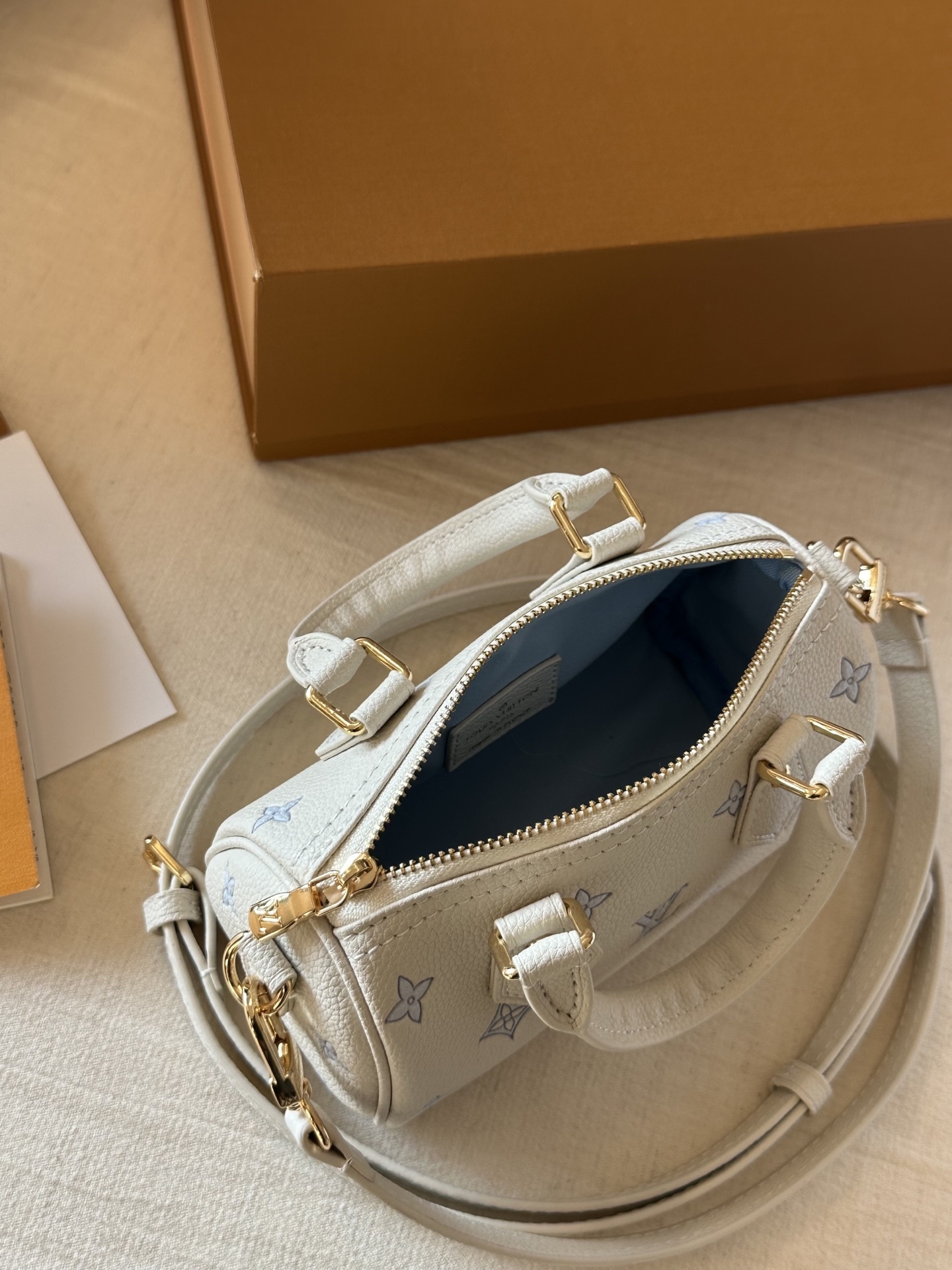 Blue and white pillowcase 16*10cm