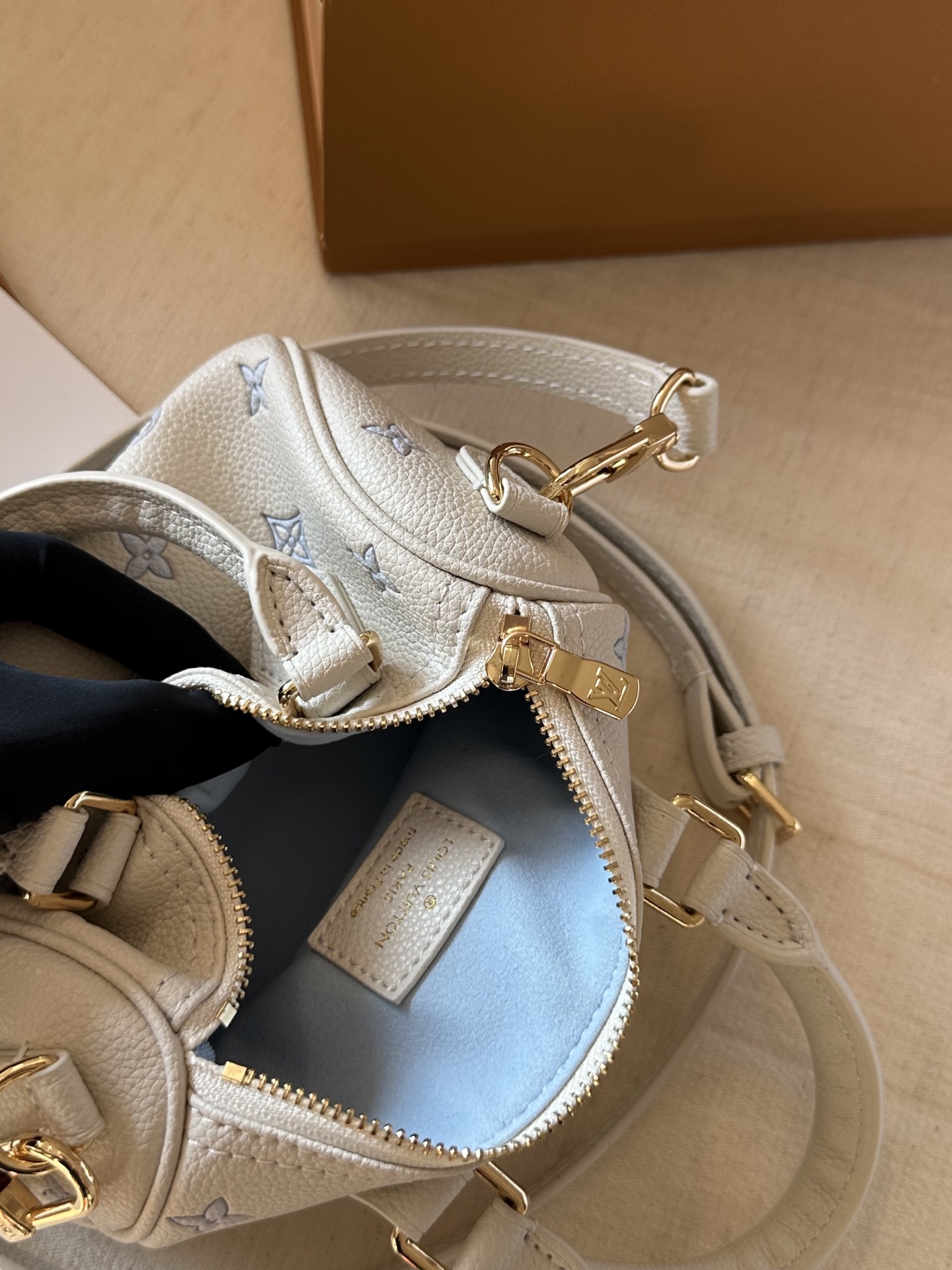 Blue and white pillowcase 16*10cm