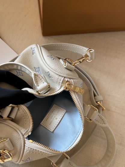 Blue and white pillowcase 16*10cm