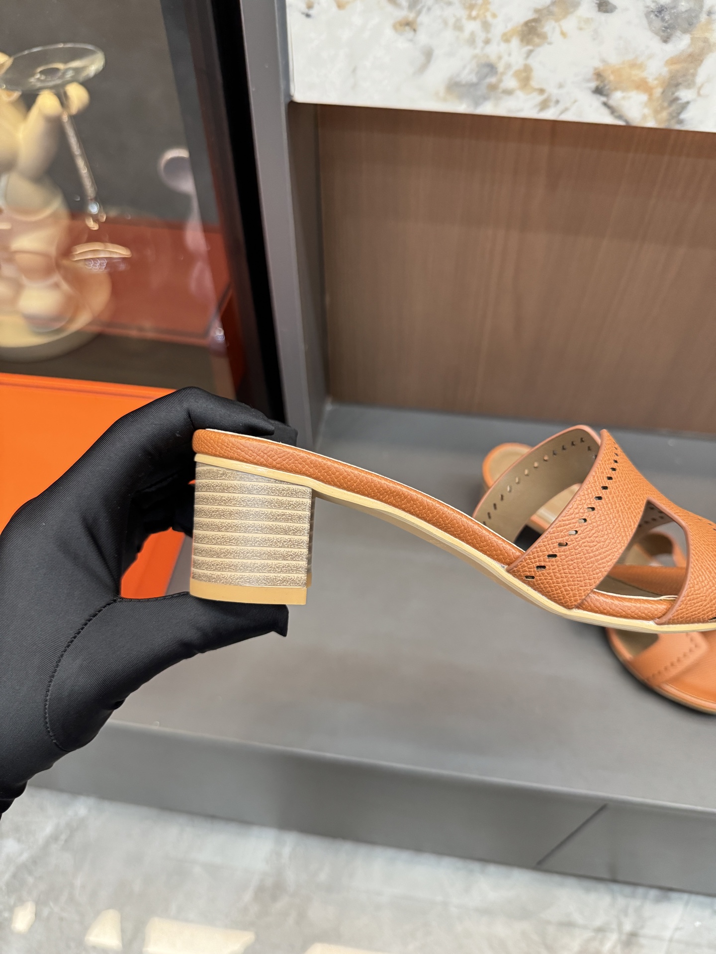 Summer upgraded version of classic high-heeled sandals