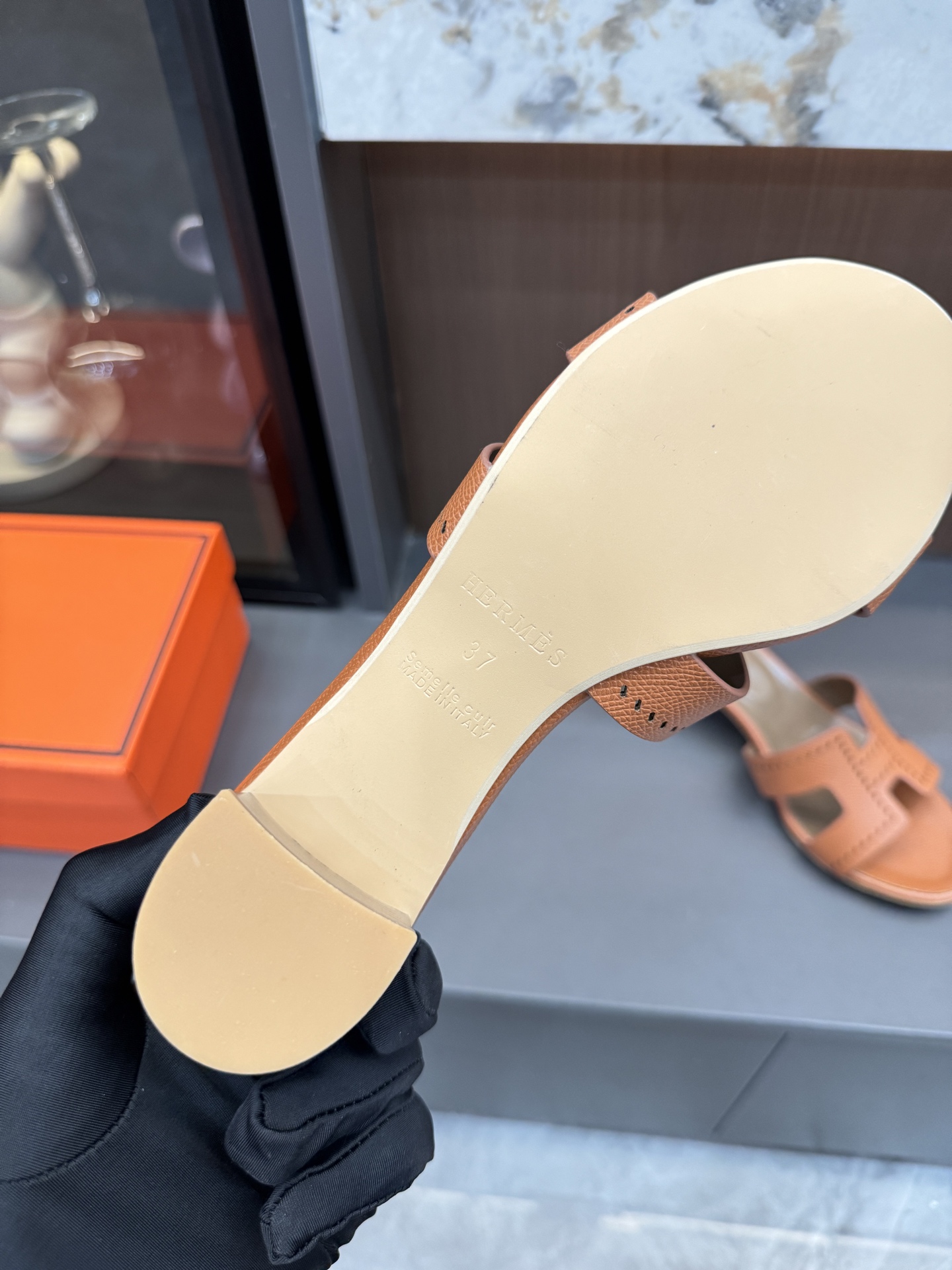 Summer upgraded version of classic high-heeled sandals