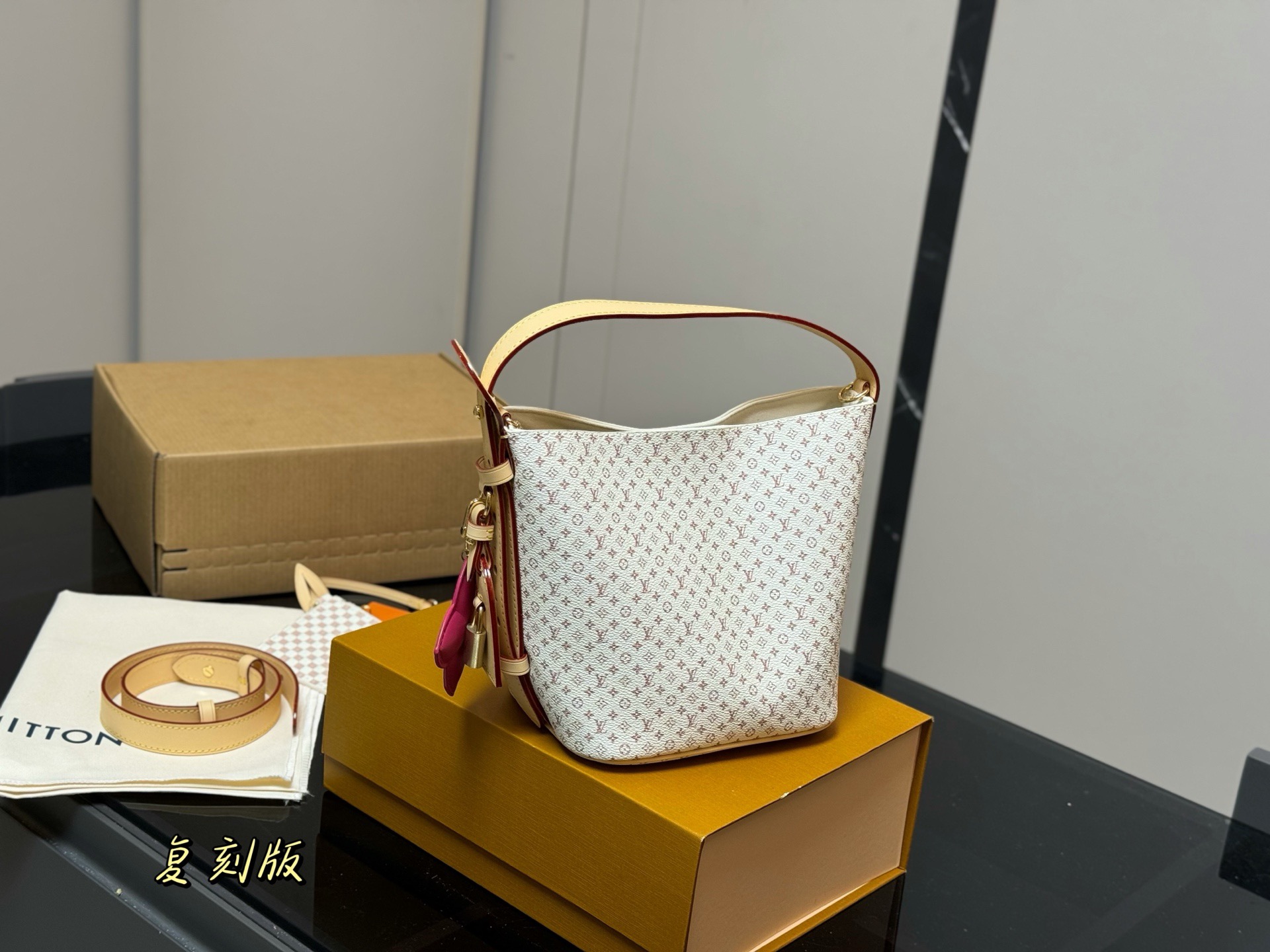 Used bucket bags 18*17cm
