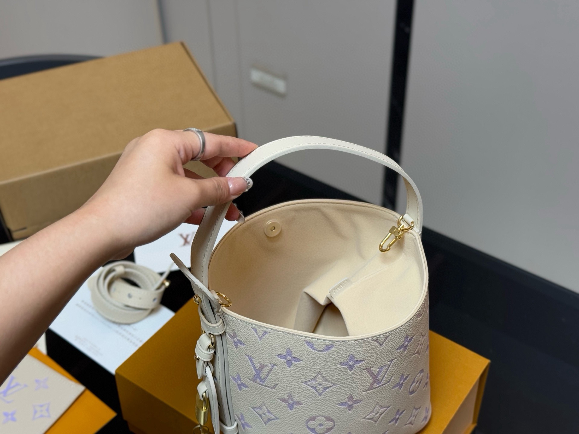 Used bucket bags 18*17cm
