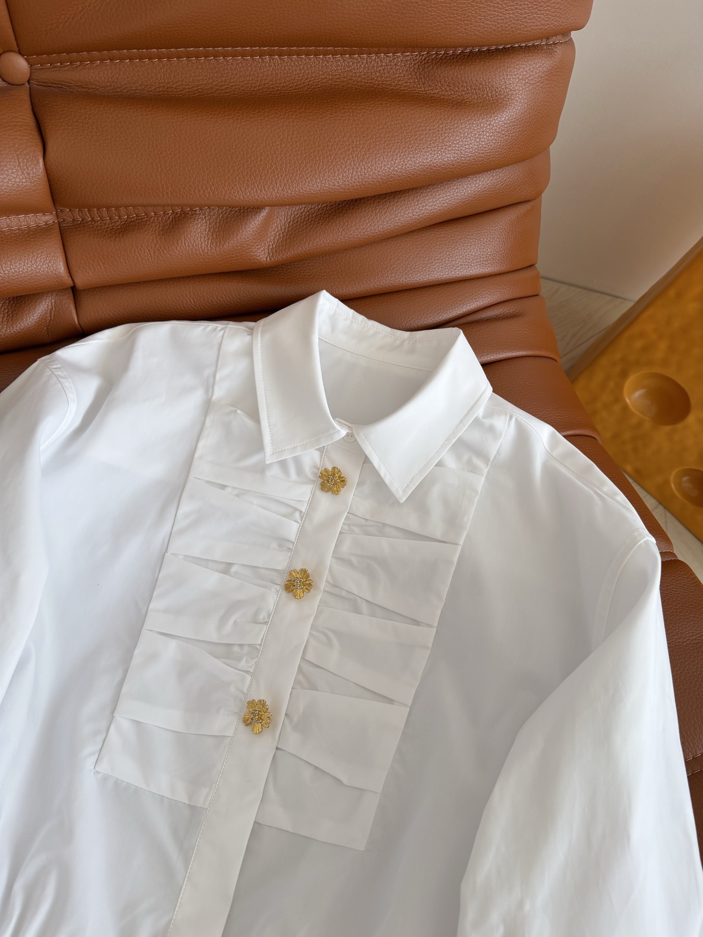 Daisy petal gold button short shirt SML