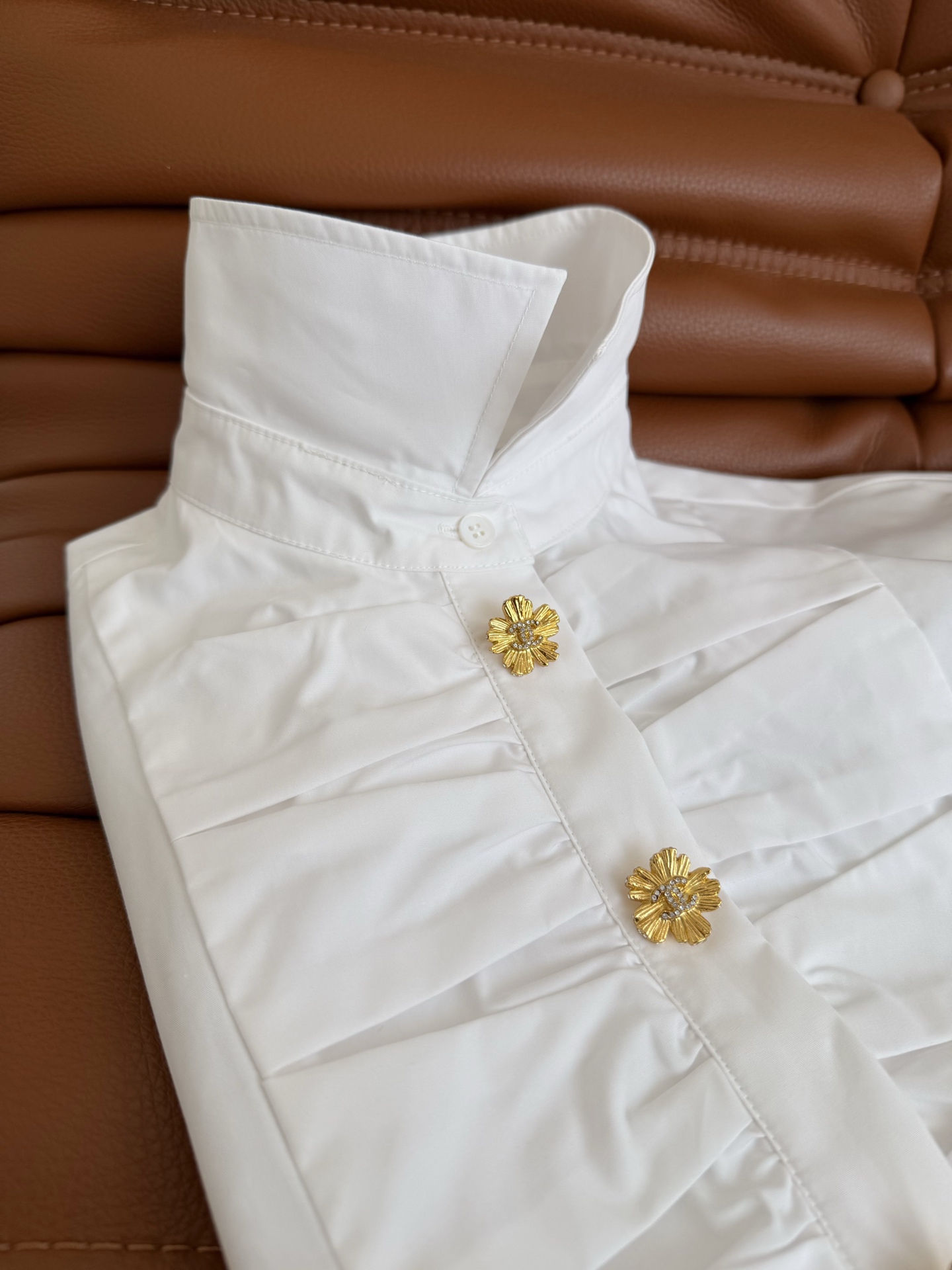 Daisy petal gold button short shirt SML