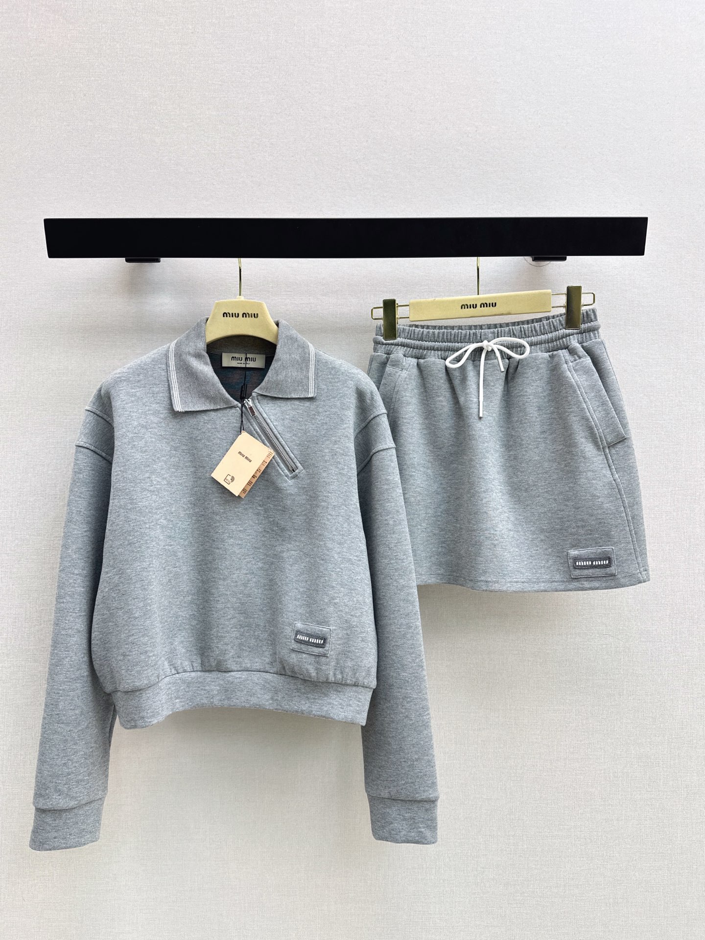 Zippered polo shirt + elastic waist skirt SML