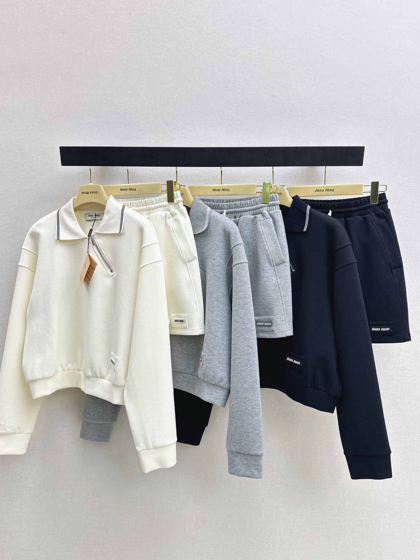 Zippered polo shirt + elastic waist skirt SML