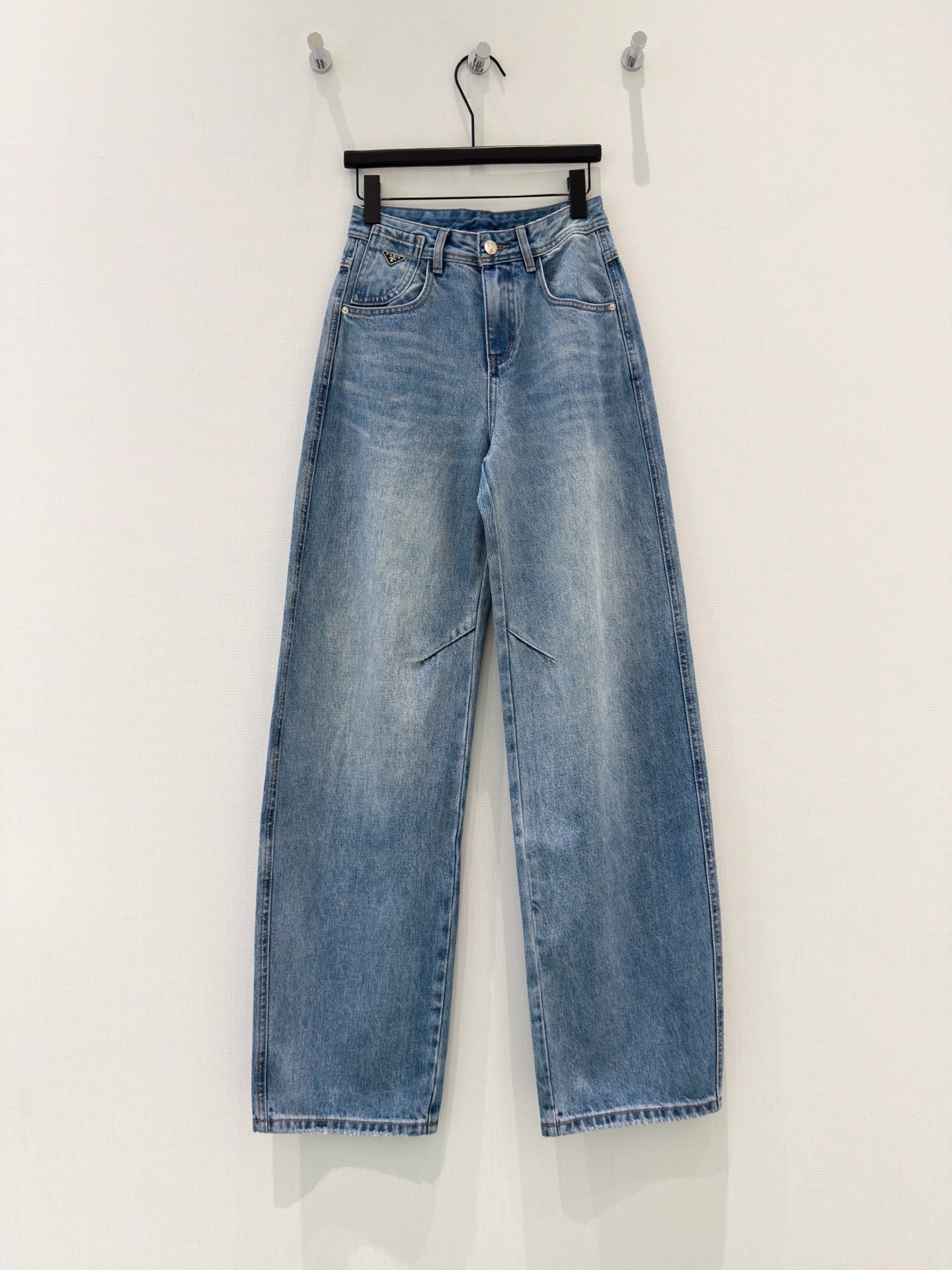 Inverted triangle metal plate mini sickle jeans SML