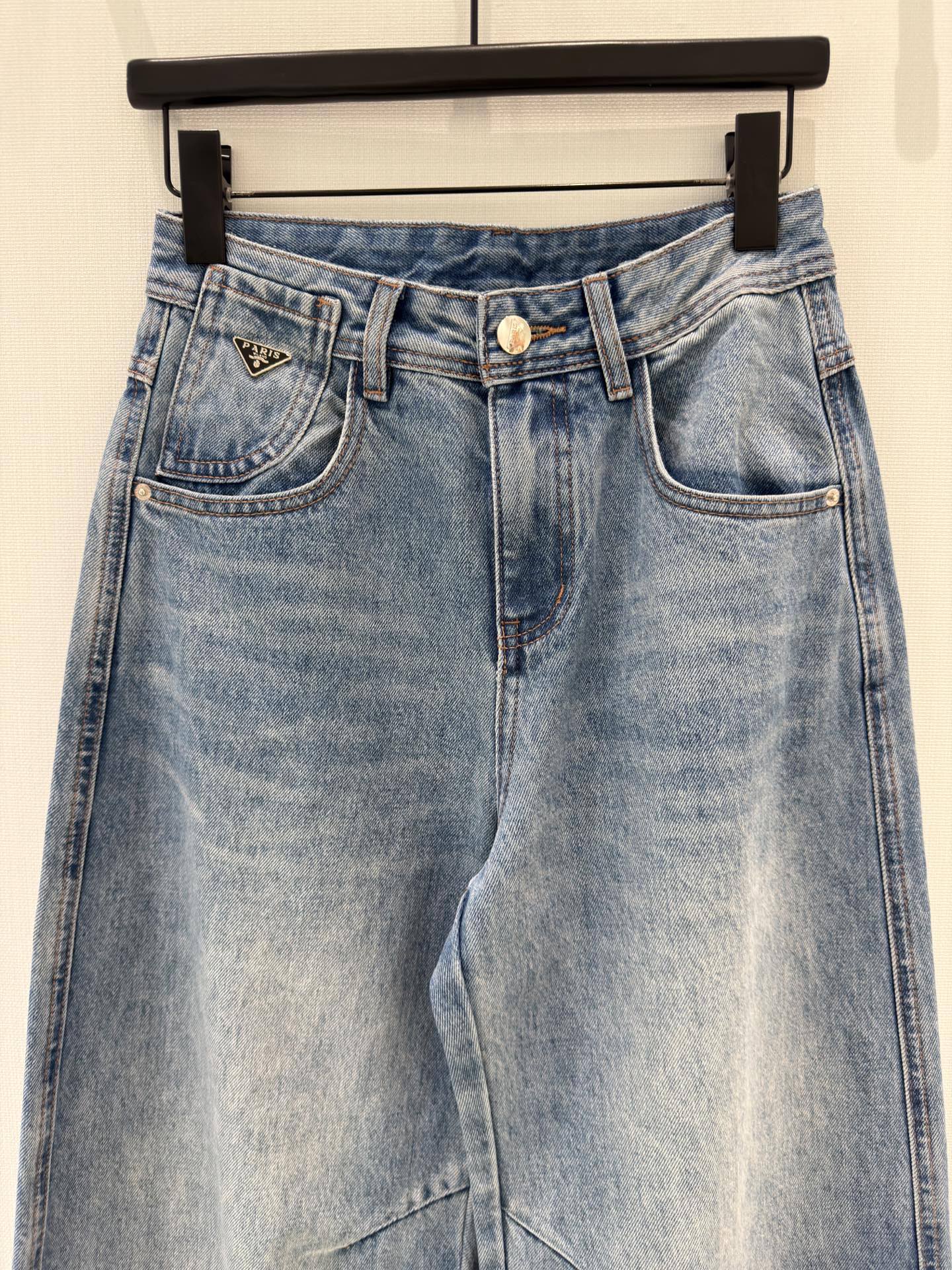 Inverted triangle metal plate mini sickle jeans SML