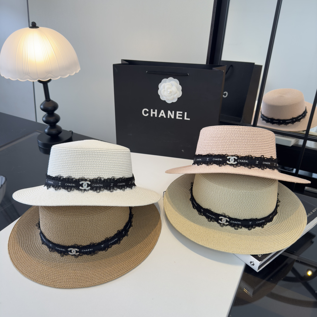 flat-topped straw hat