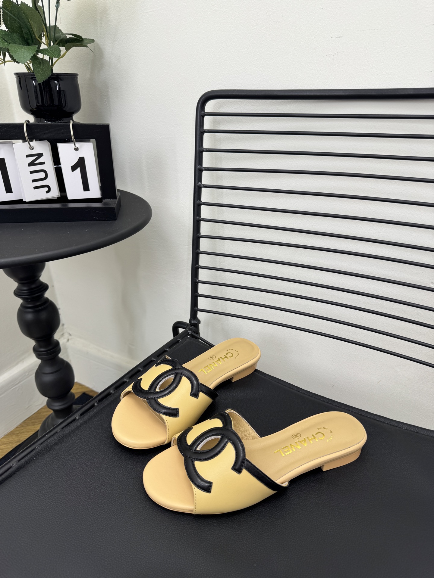 Women's solid color logo slippers 35-41