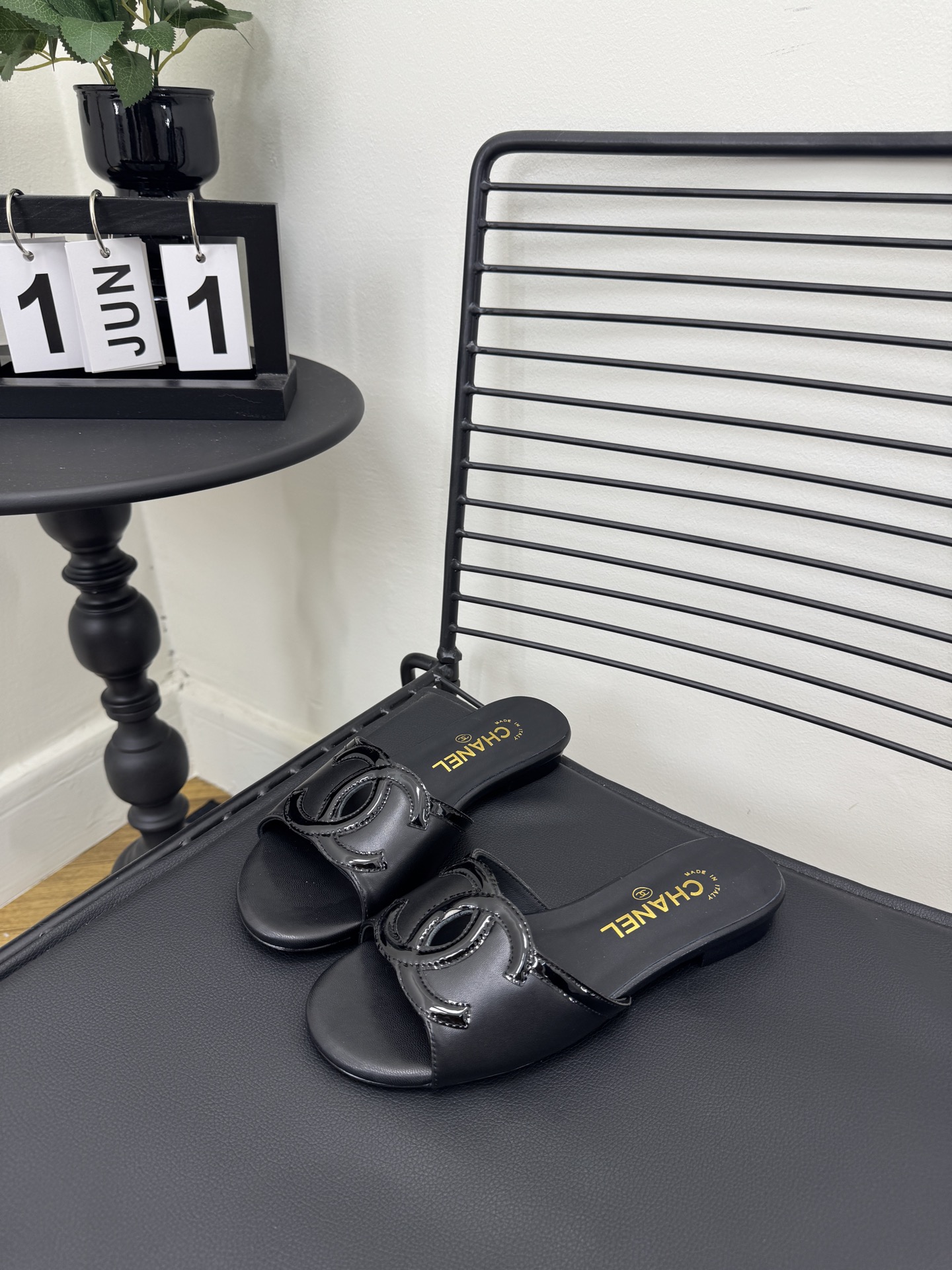 Women's solid color logo slippers 35-41