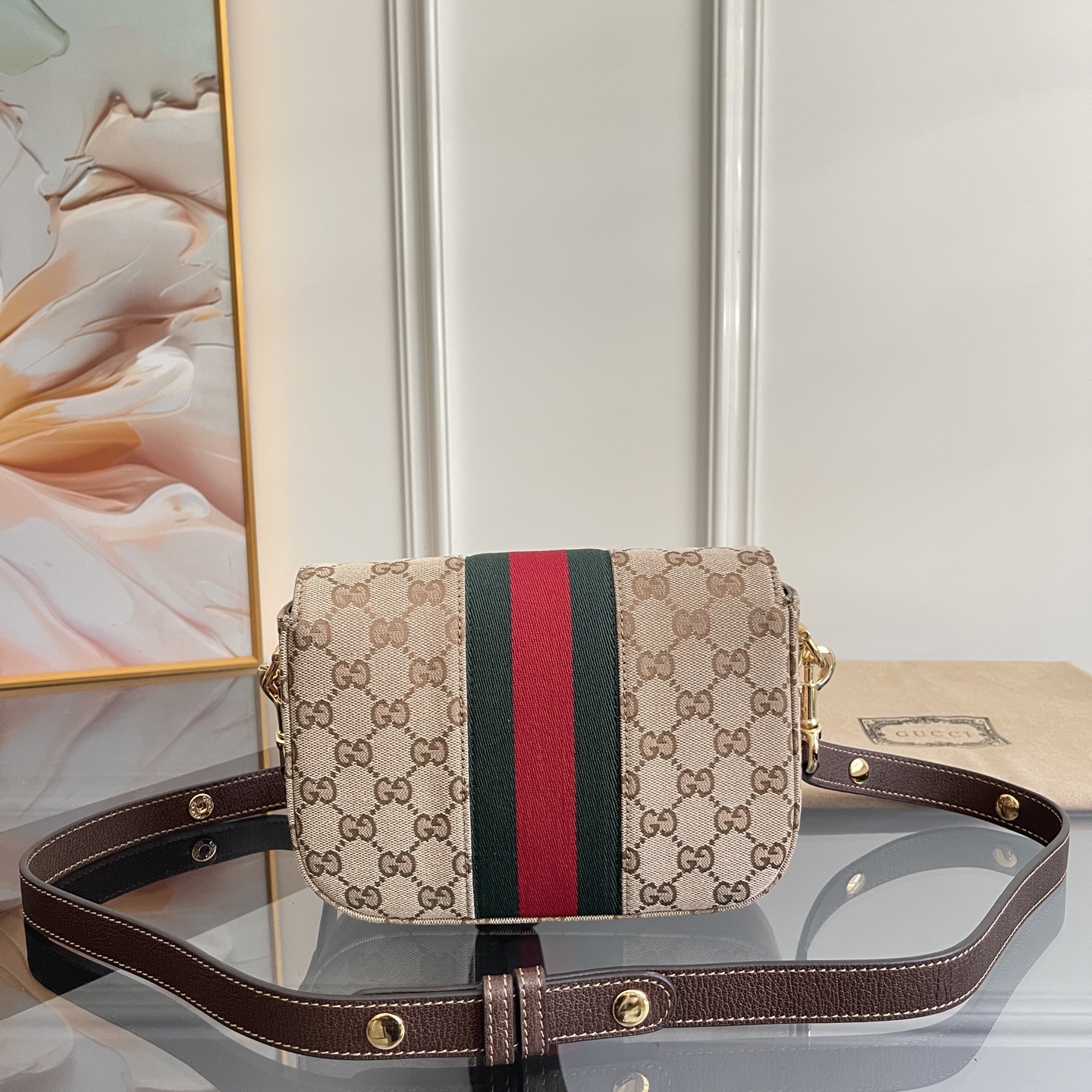Handbag style number 866762  21*14.5*5.5 cm.