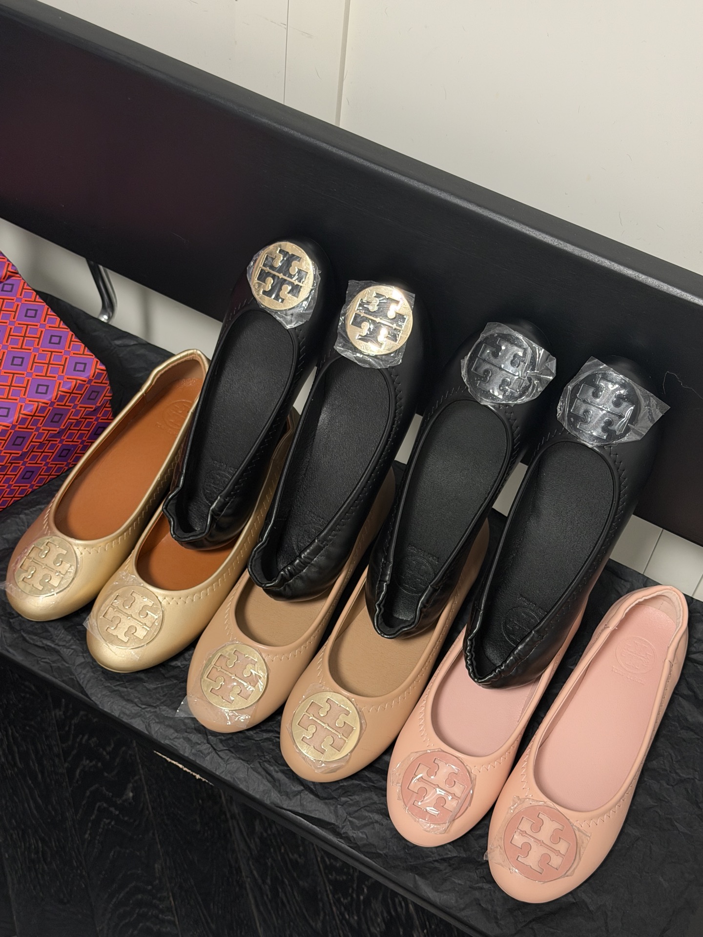 Round-toe egg roll shoes