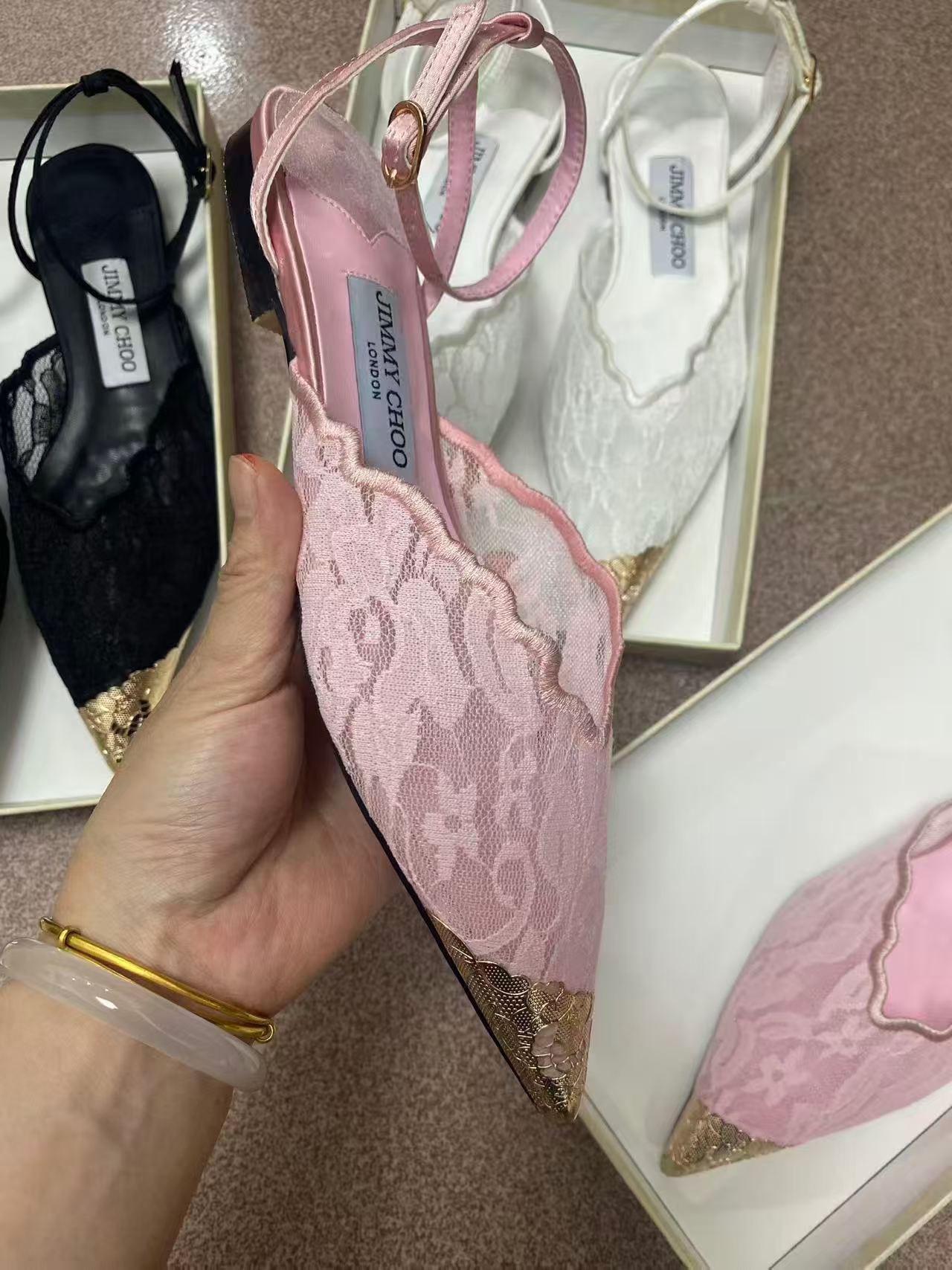 High-heeled lace shoes