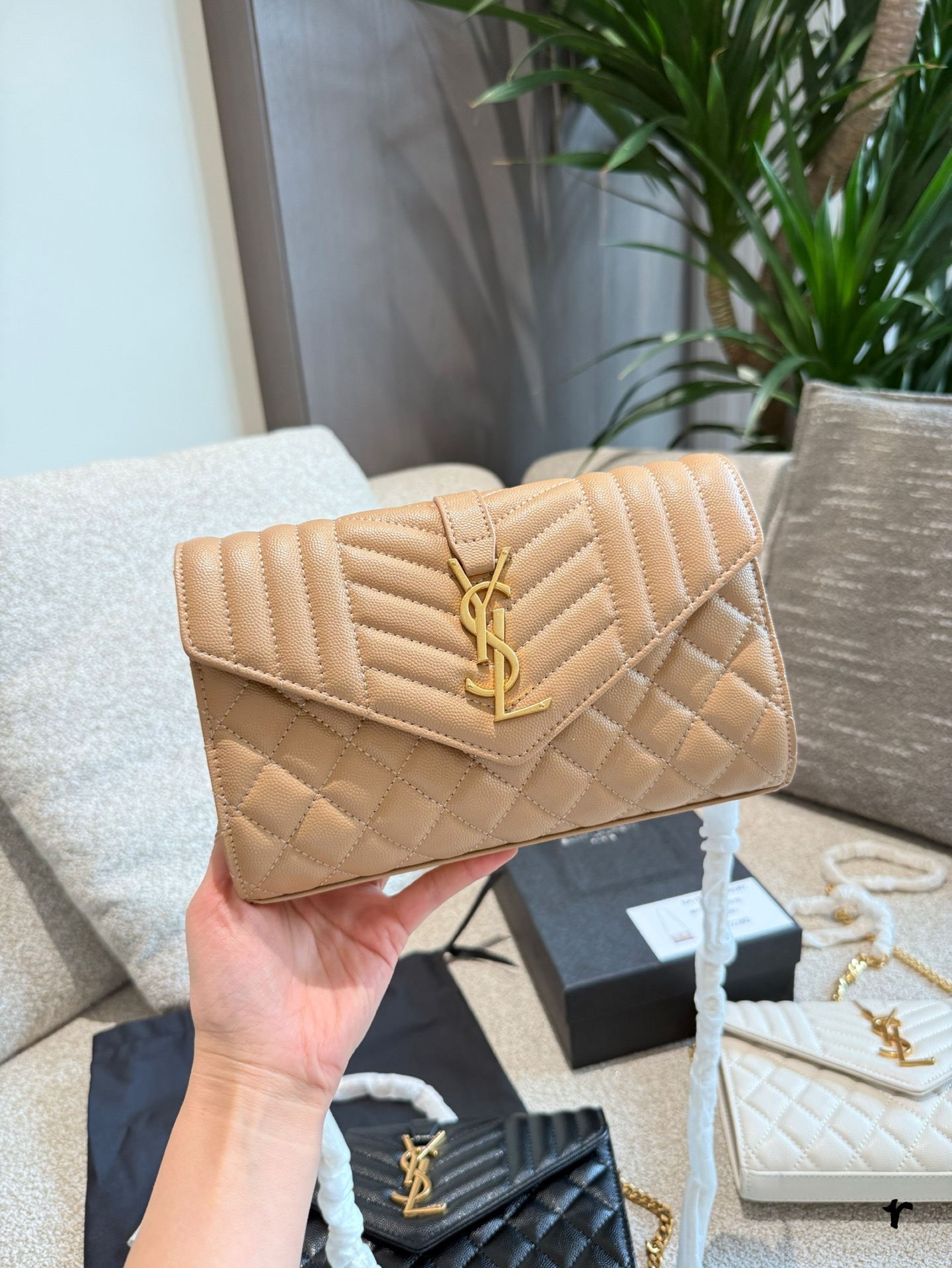 Caviar leather envelope 22cm