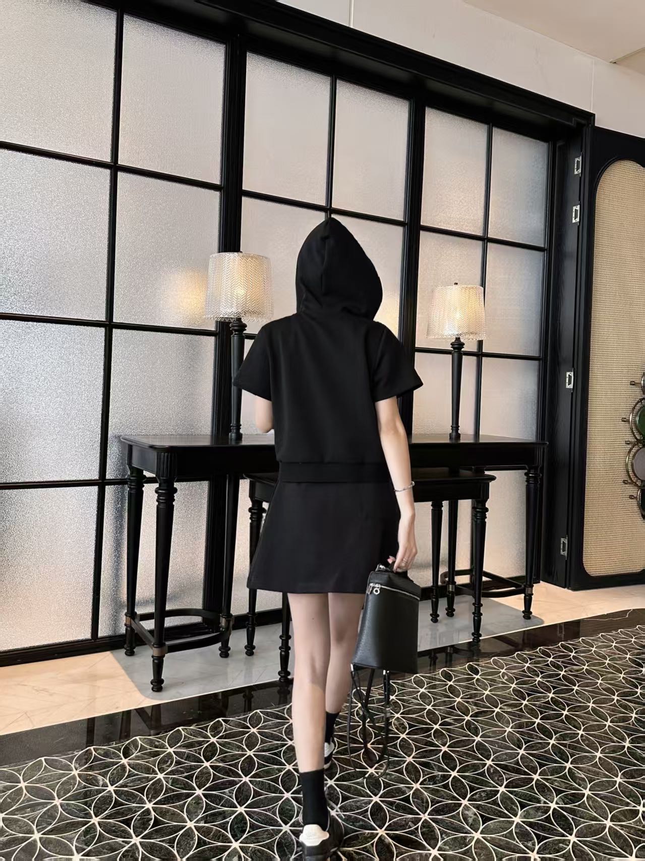 Hooded casual suit SML