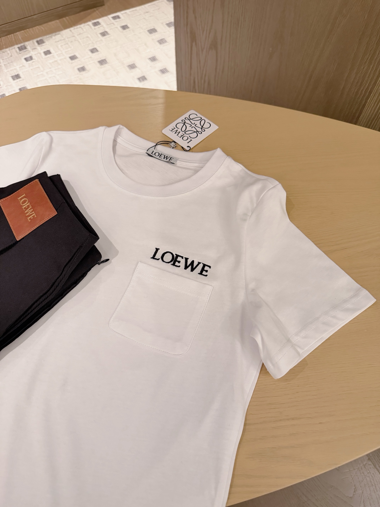 Pocket embroidered letter loose short-sleeved T-shirt + custom leather patch denim mini skirt