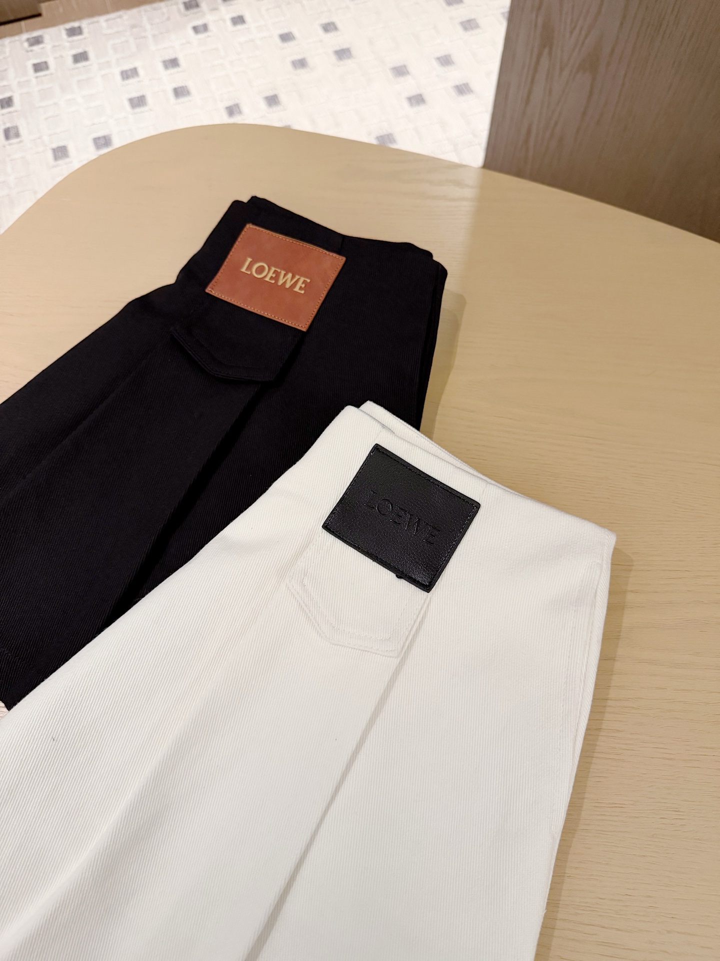 Pocket embroidered letter loose short-sleeved T-shirt + custom leather patch denim mini skirt