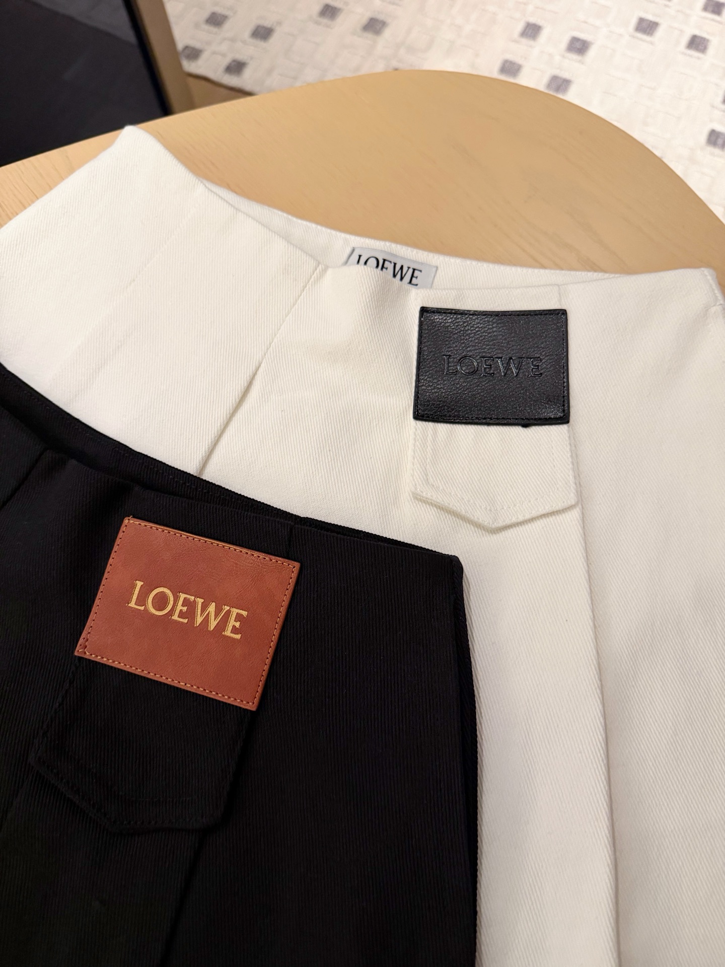 Pocket embroidered letter loose short-sleeved T-shirt + custom leather patch denim mini skirt