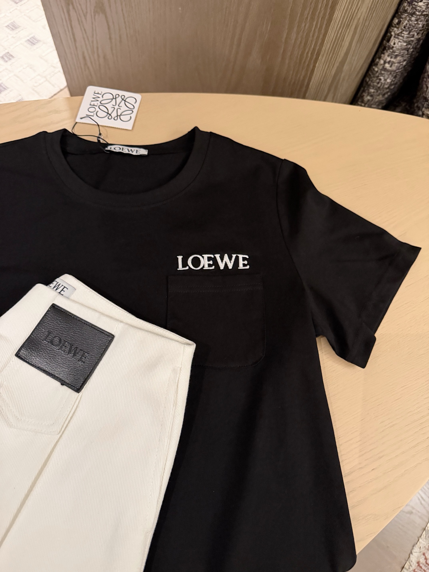 Pocket embroidered letter loose short-sleeved T-shirt + custom leather patch denim mini skirt