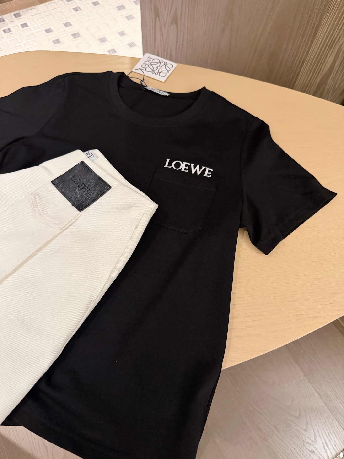 Pocket embroidered letter loose short-sleeved T-shirt + custom leather patch denim mini skirt