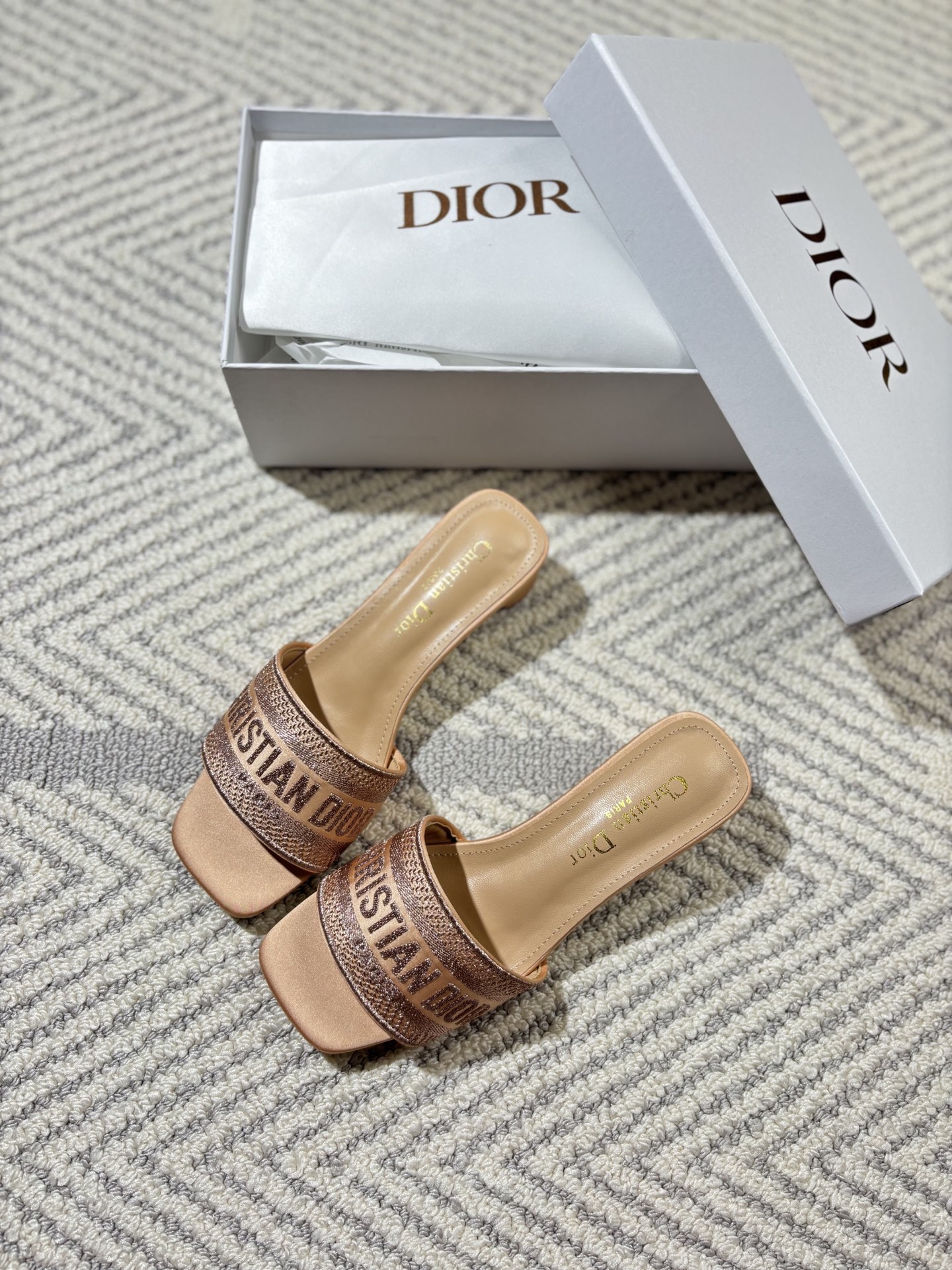 Chunky heeled sandals 35-41/4cm