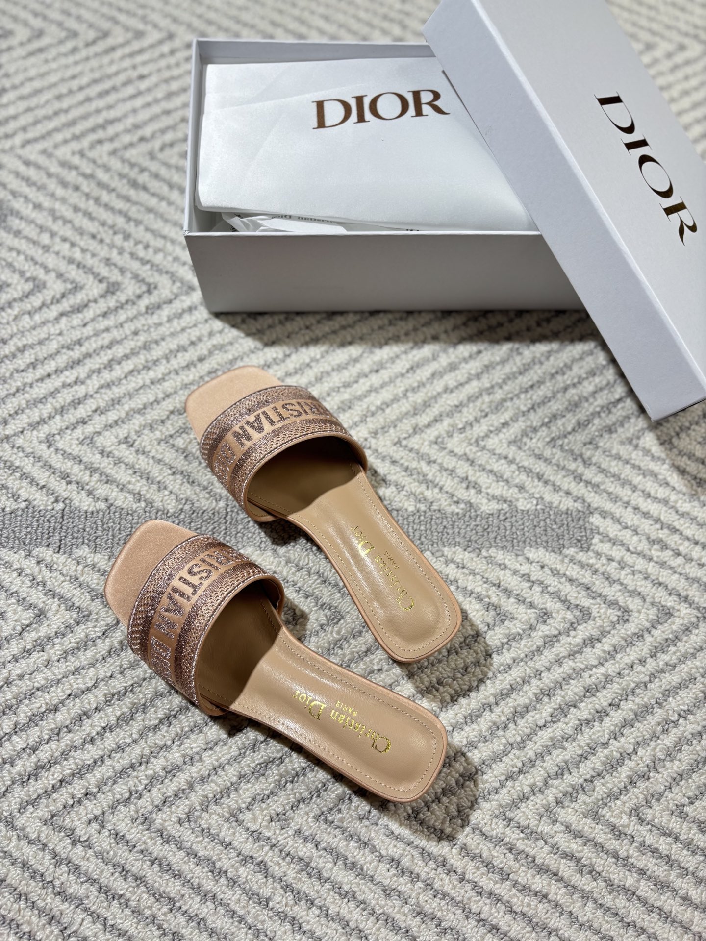 Chunky heeled sandals 35-41/4cm