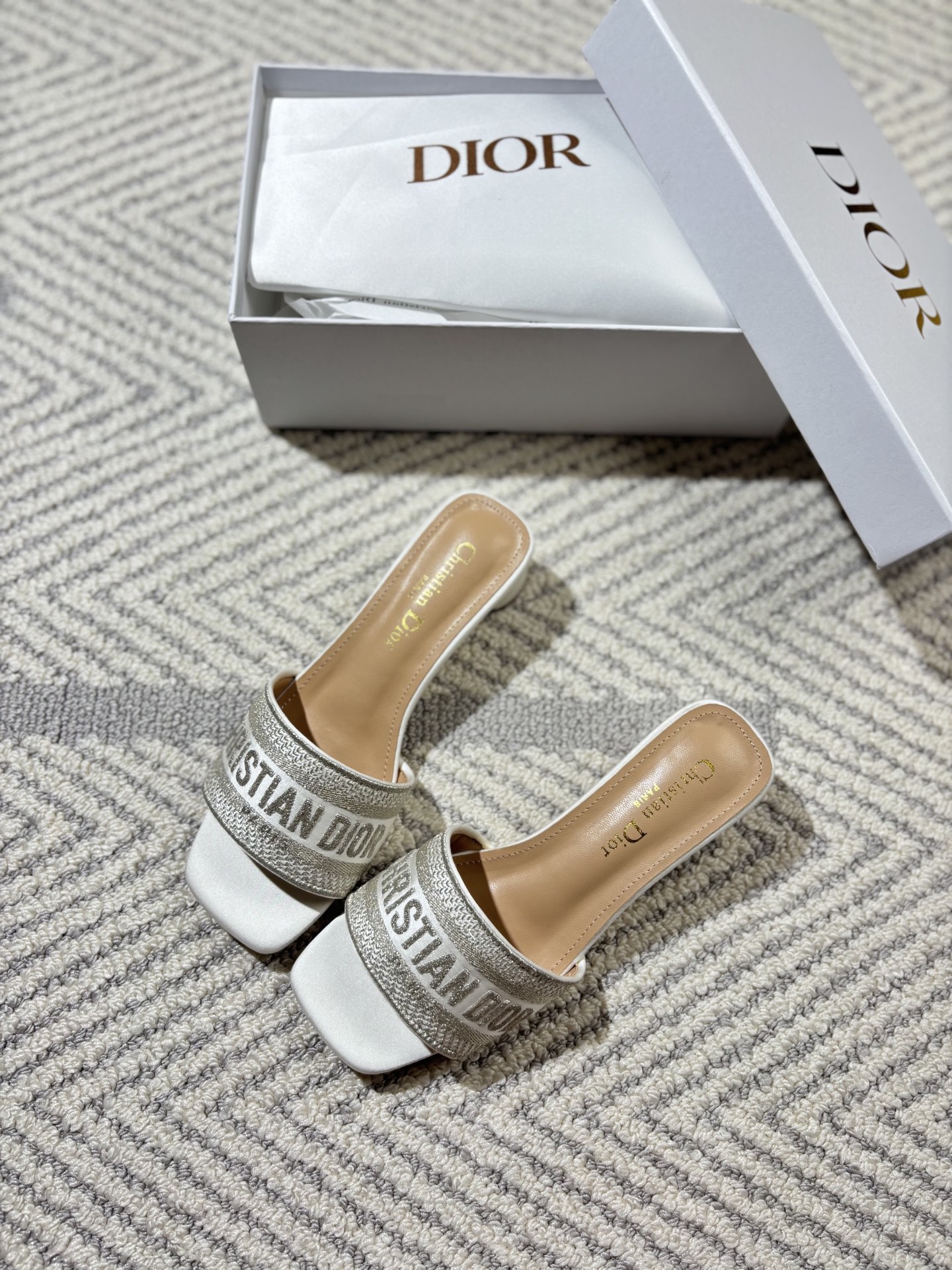 Chunky heeled sandals 35-41/4cm
