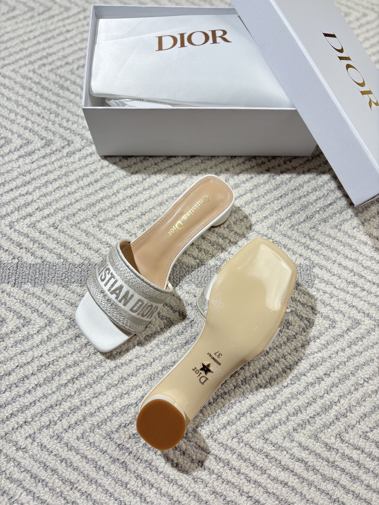 Chunky heeled sandals 35-41/4cm