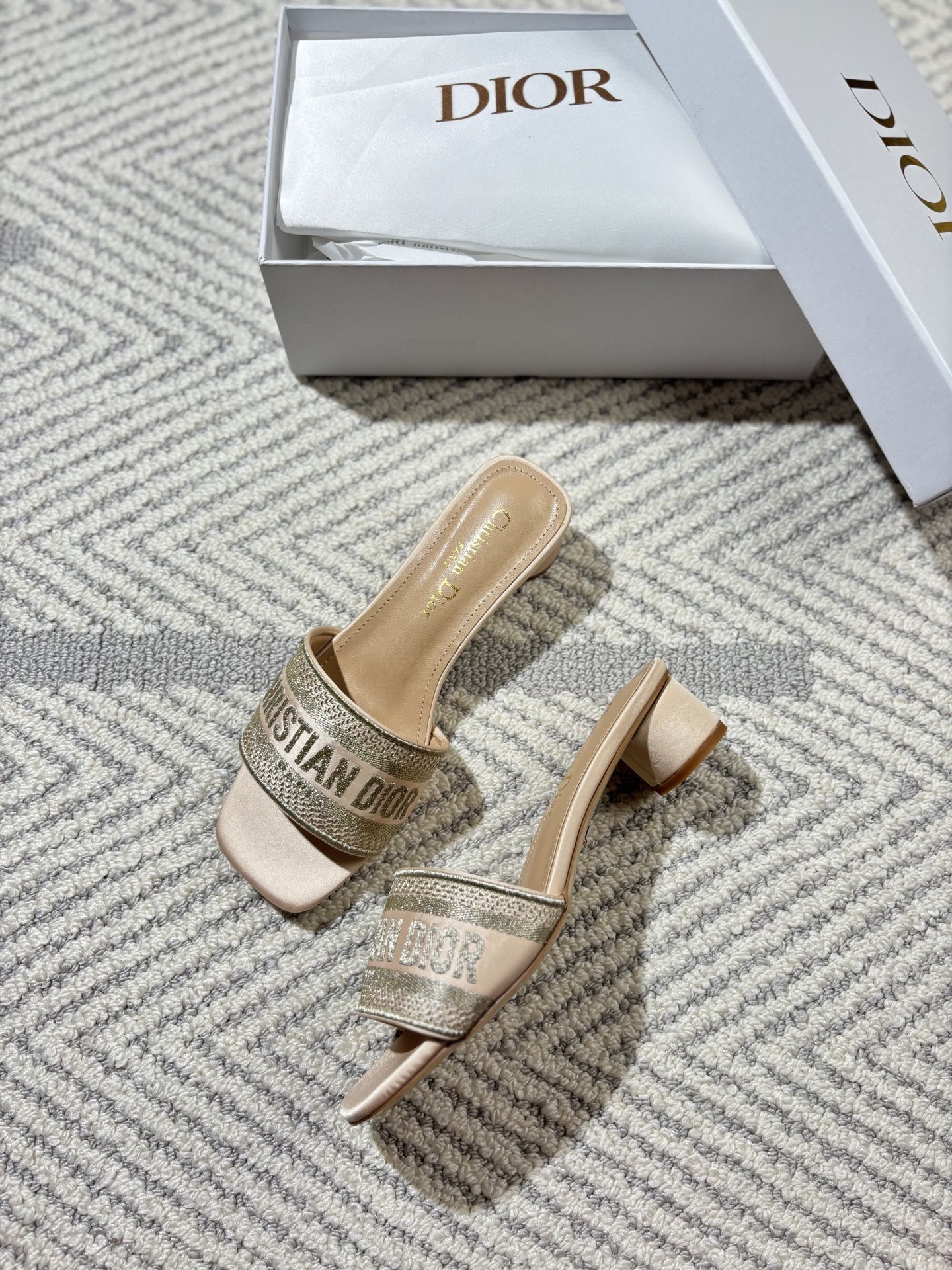 Chunky heeled sandals 35-41/4cm