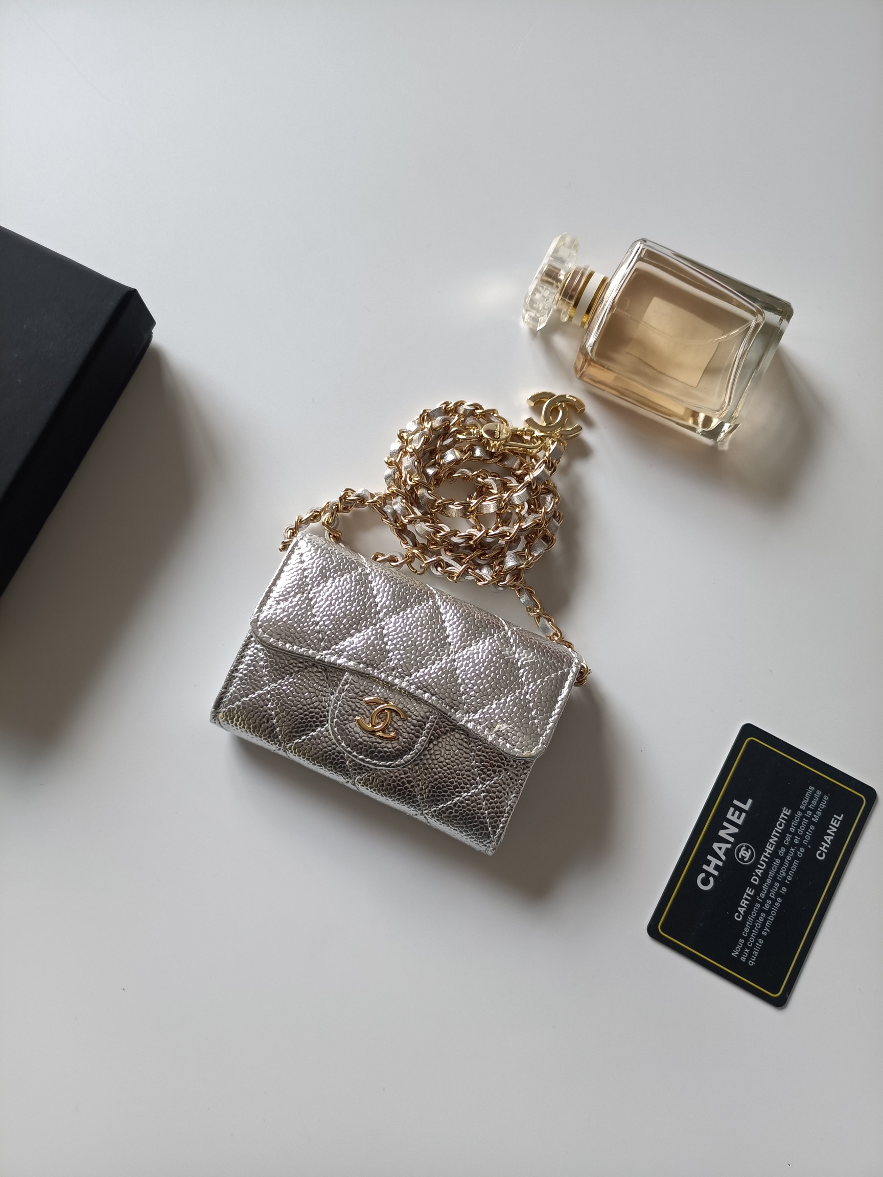 Small leather bag with caviar pattern 11.3*7.5*2.1CM