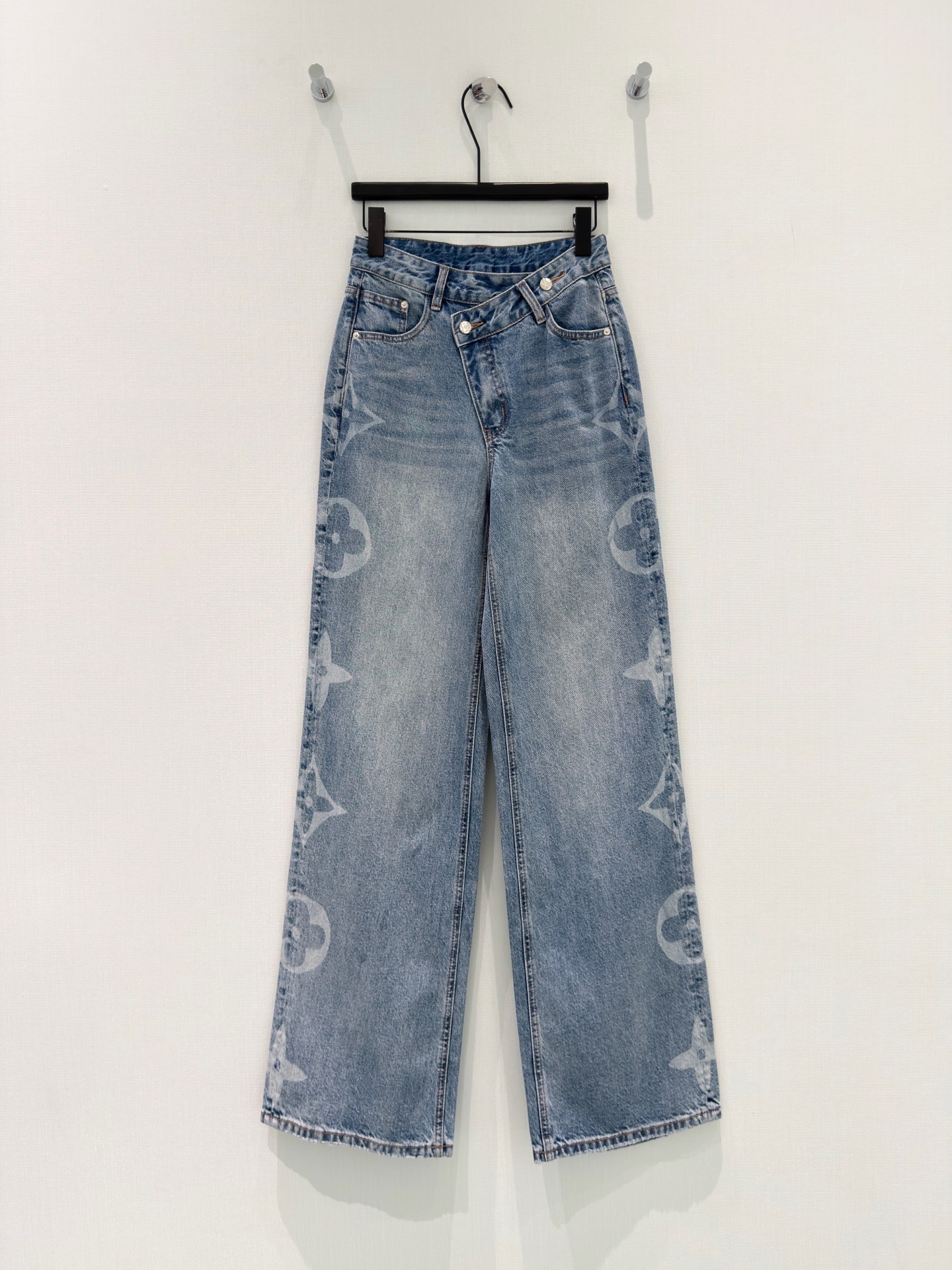 Printed diagonal button jeans SML
