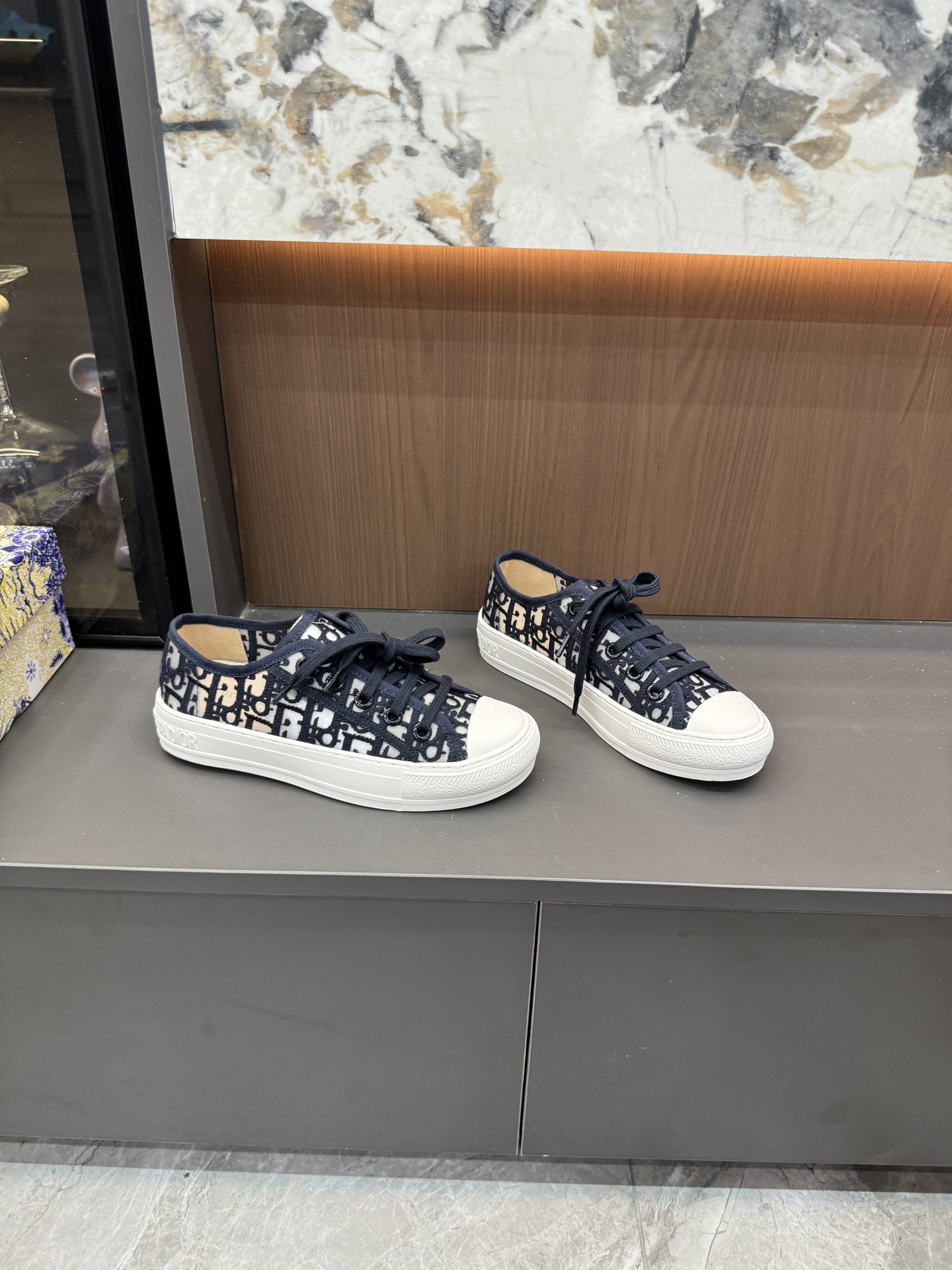 mesh embroidered sneakers 35-42
