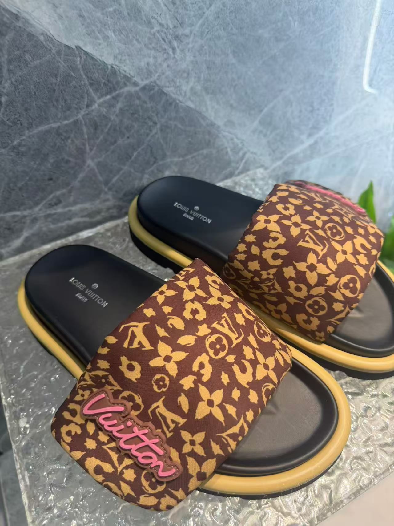 Bread Velcro Slippers 35-45